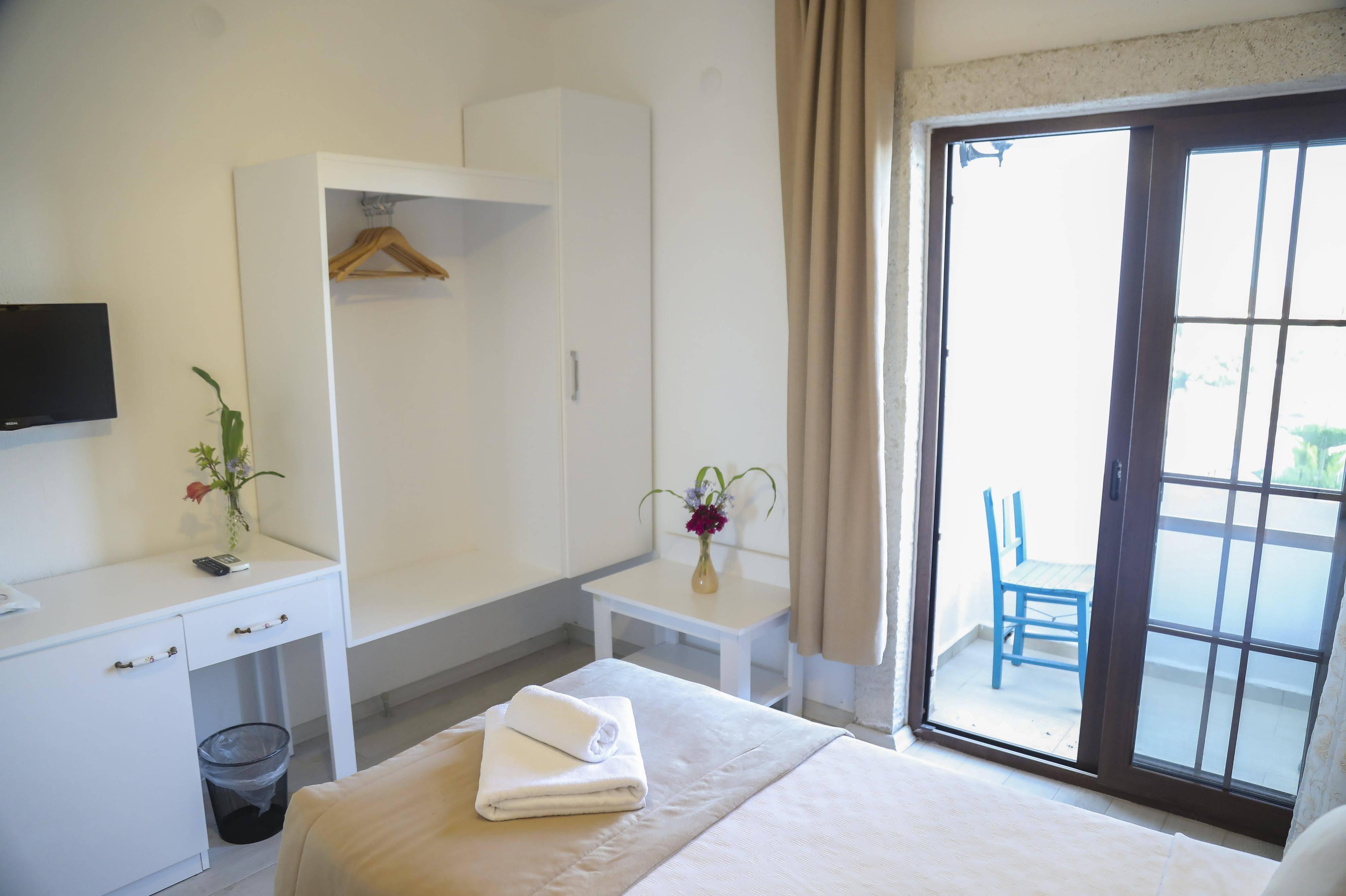 Aksu Hotel Alaçatı Exterior photo